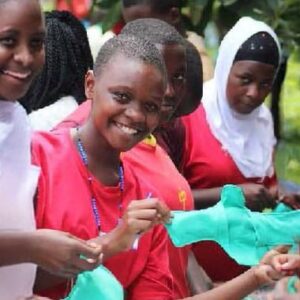 <strong>UGANDA</strong> <br/>Materials for 5 girls to make menstrual pads